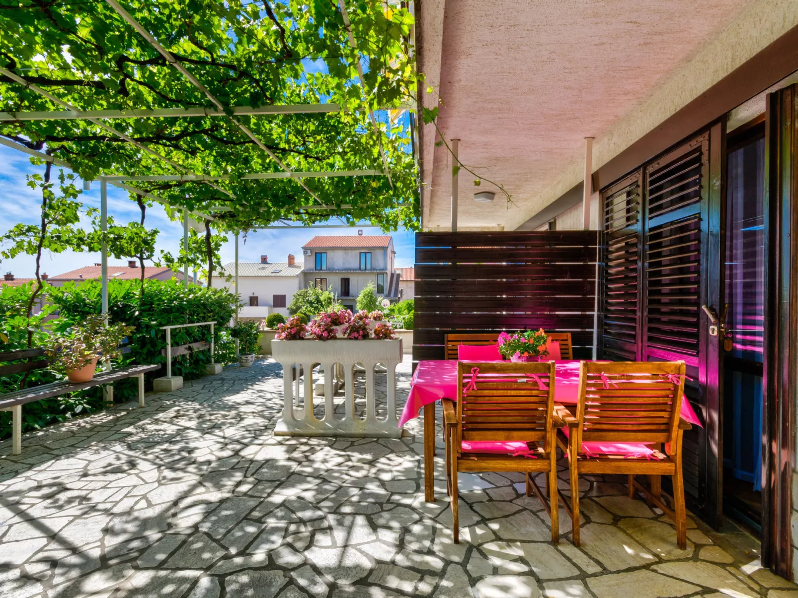 BRUKETA 3 / HR-08079-03 - Buiten