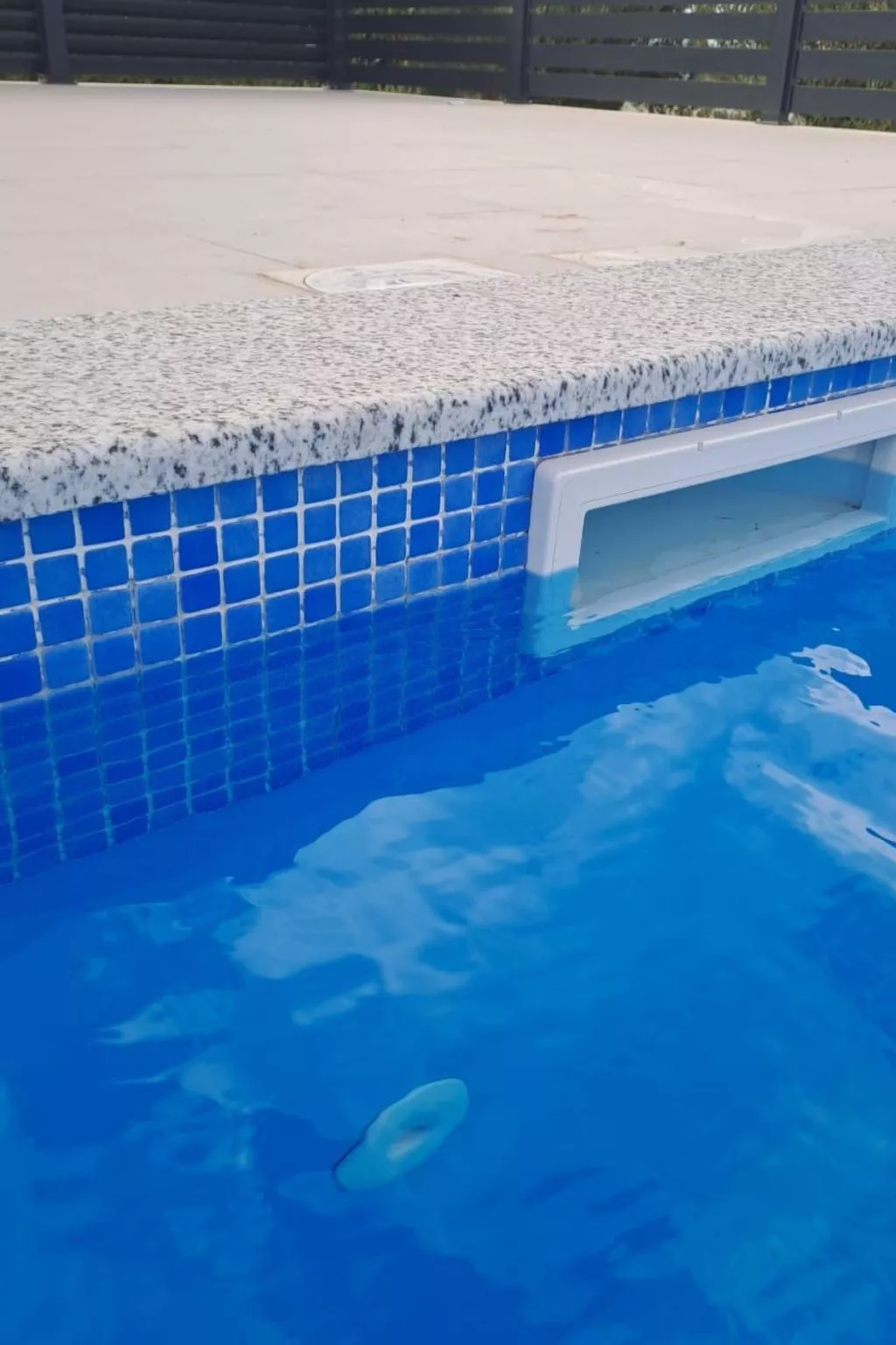 "Luxury Grey house" - Buiten