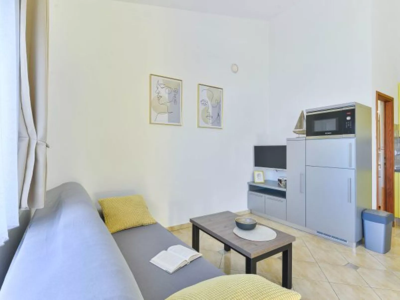 Holiday Apartment Inga Yellow with a sea view - Image-tags.info