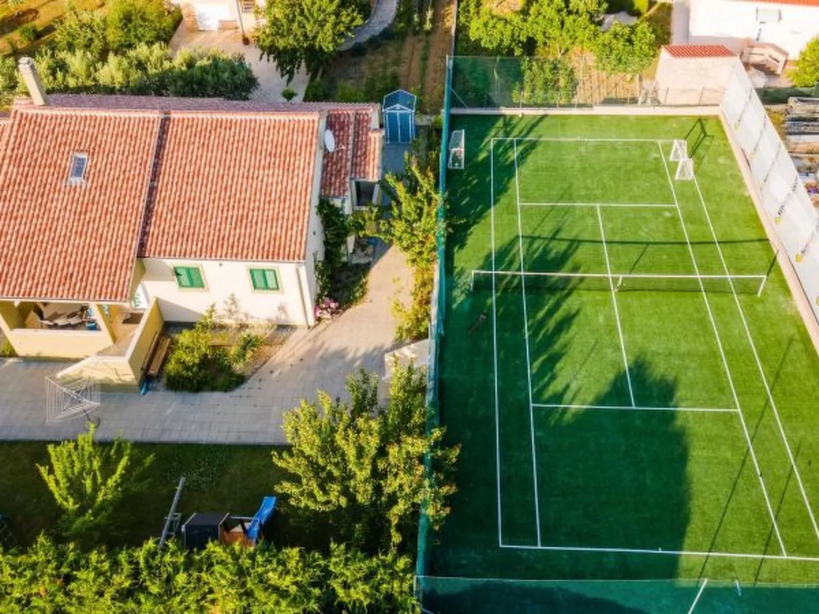 Great Villa Field Hills with sauna and jacuzzi - Image-tags.info