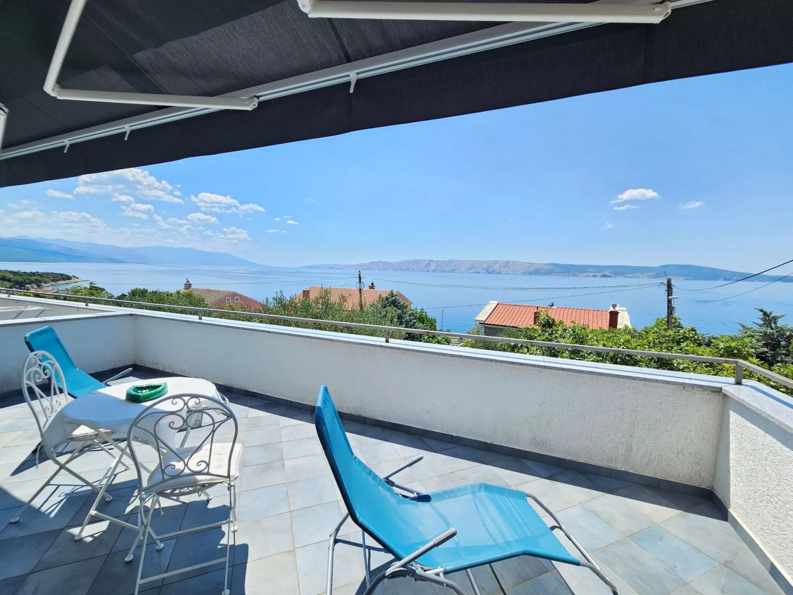 Zimmer für 2, mit Terrasse und Meerblick, ohne Küche - Buiten