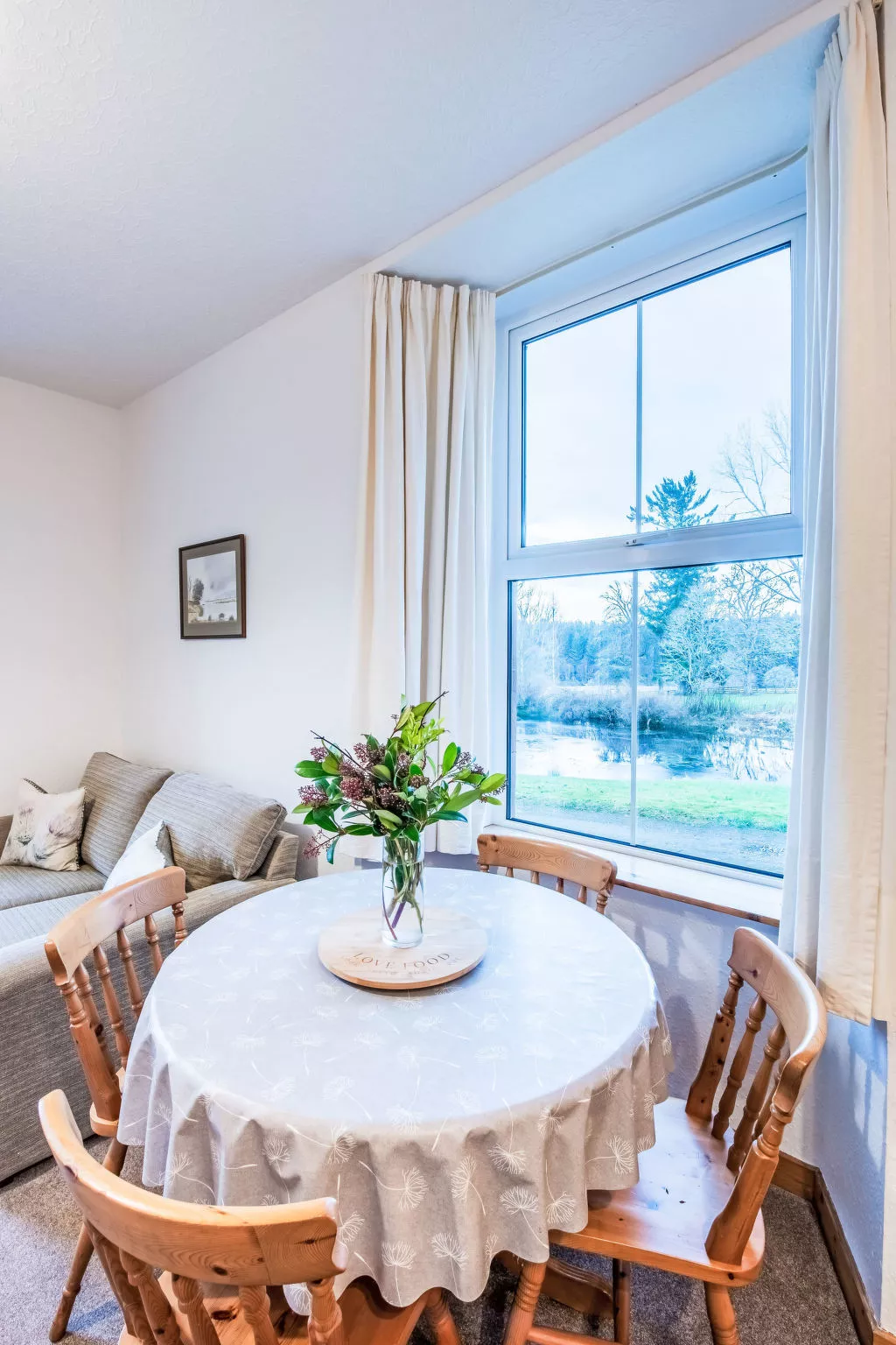 Old Dairy on Aigas Golf Course - Binnen