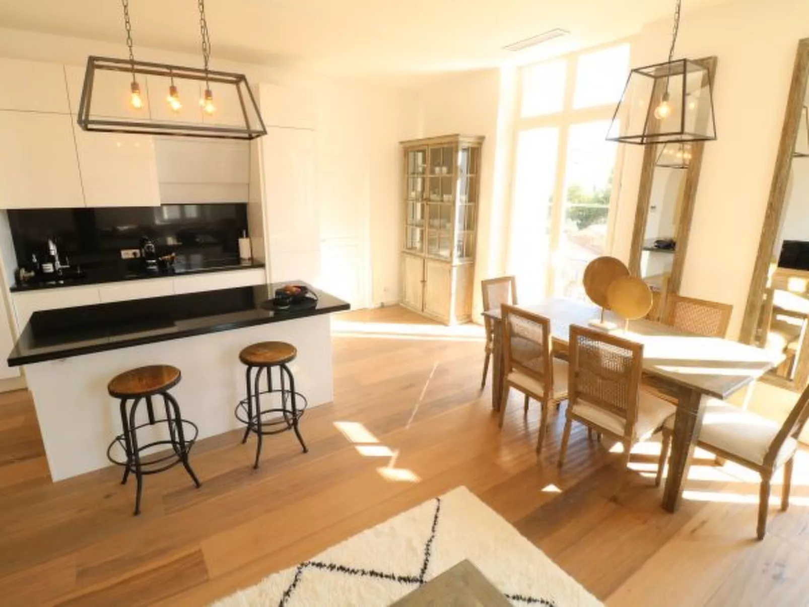 Beautiful 3 bedroom Carlton Canada 403 - Image-tags.info