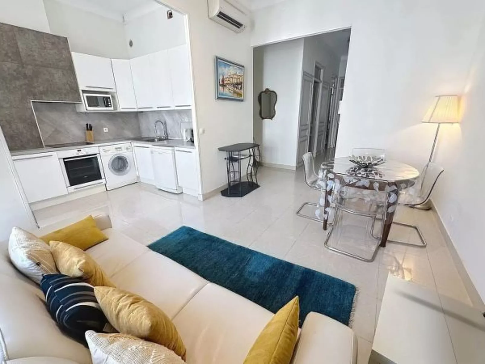 2 bedroom Forville 8 mins to the Palais 328 - Image-tags.info