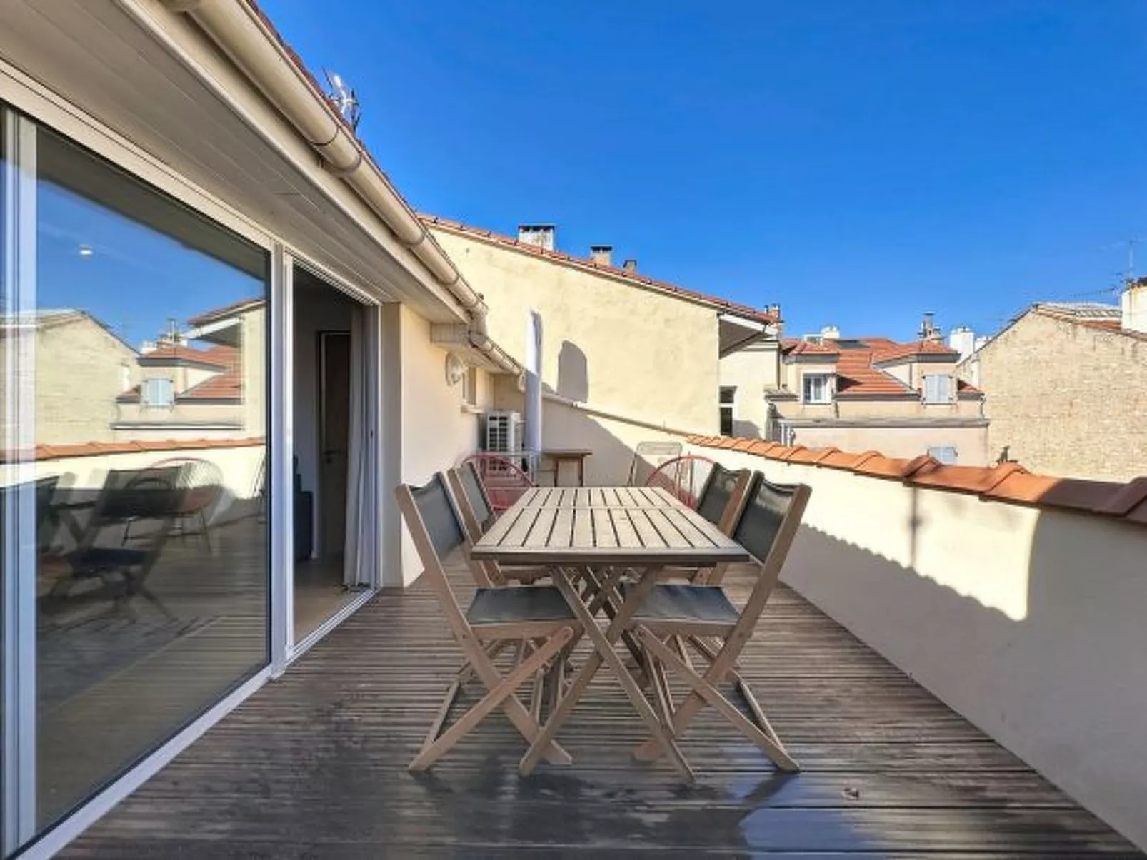Penthouse 1 bedroom rue d'Antibes 214 - Image-tags.info