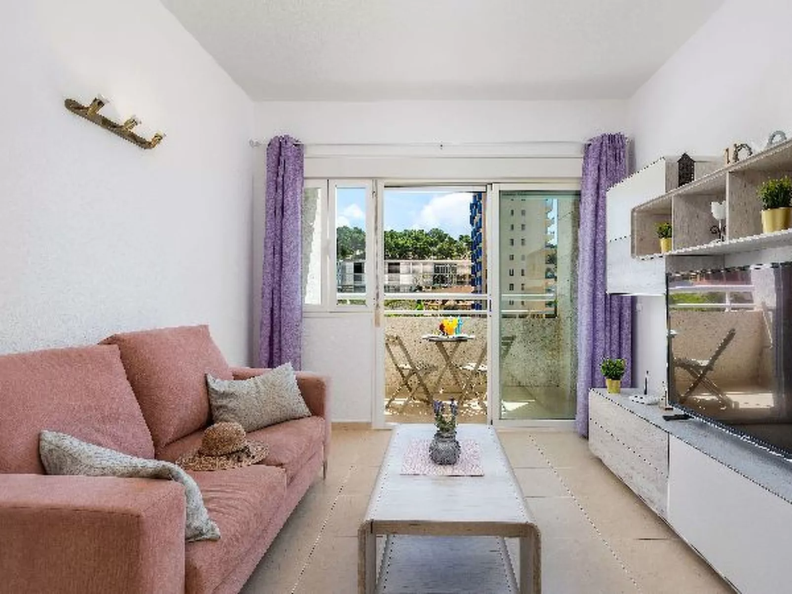 Apartment Happy -  PlusHolidays - Image-tags.info