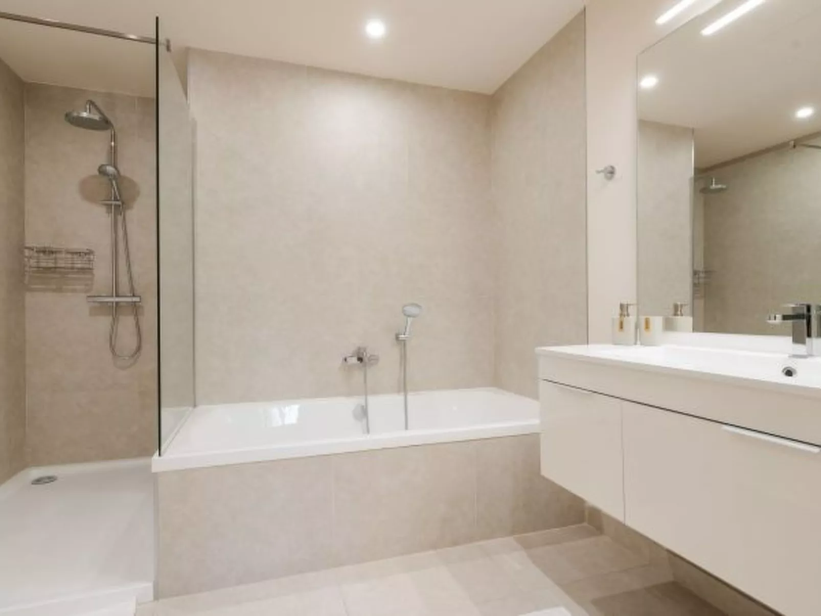 Jardinana - apartment with two bedrooms close to b - Image-tags.info