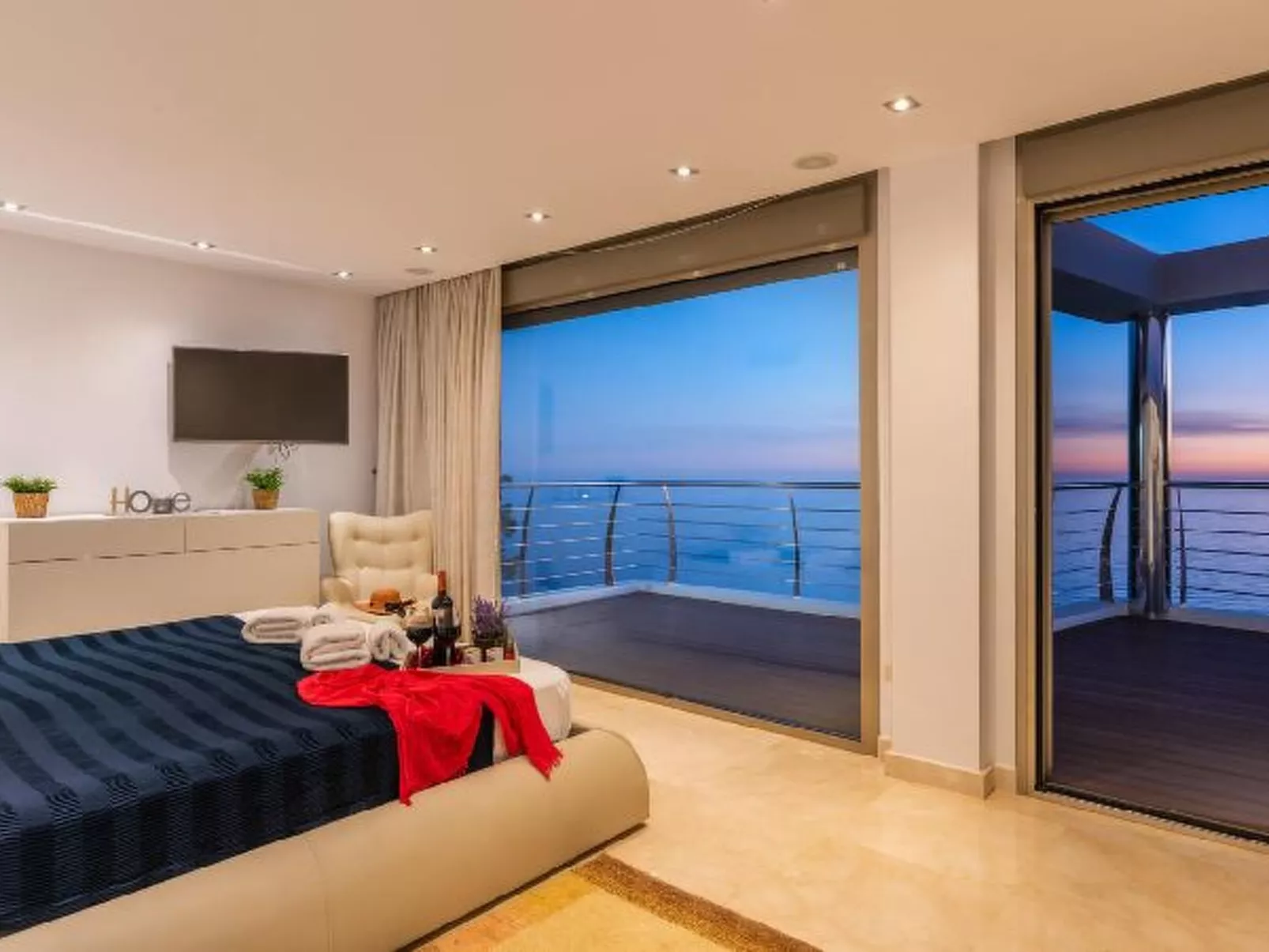 Villa Campomanes - PlusHolidays - Image-tags.info