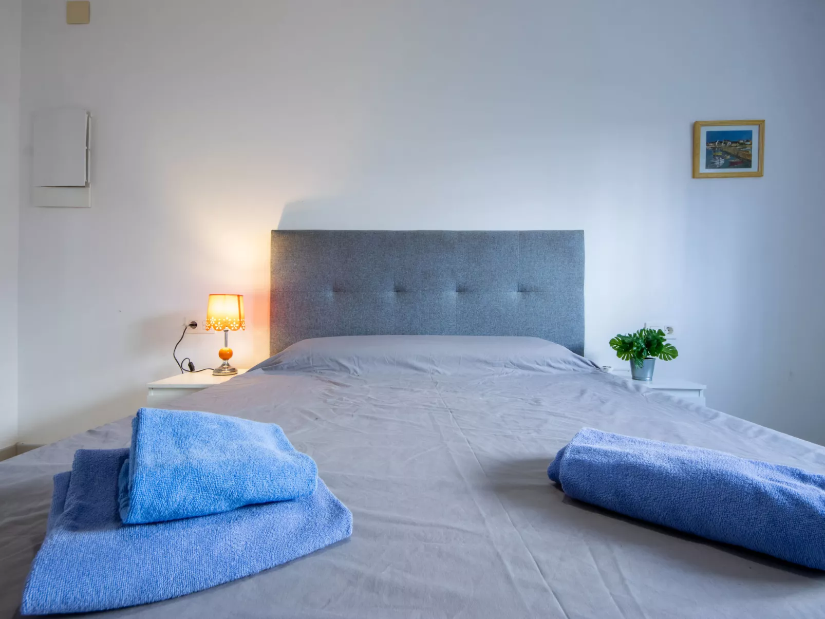 Higini Angles - Binnen