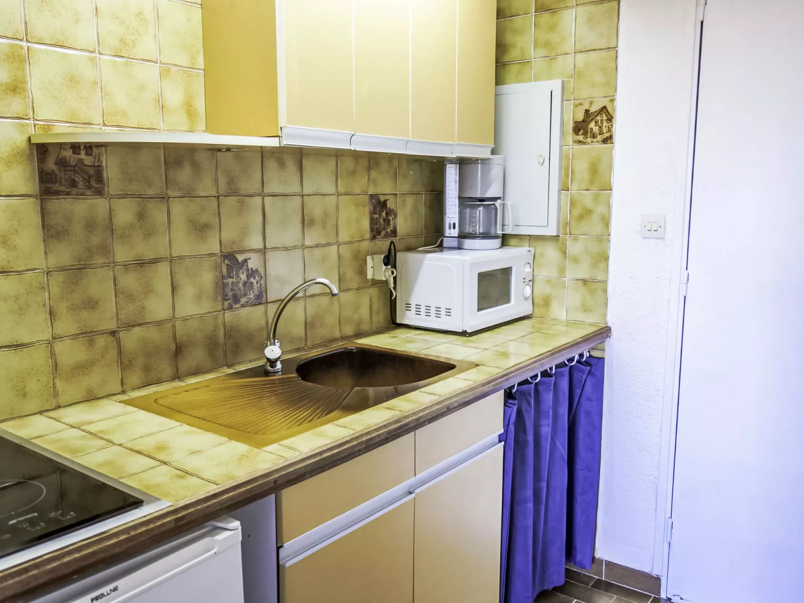 Les Hameaux de l'Ile Rousse - Binnen