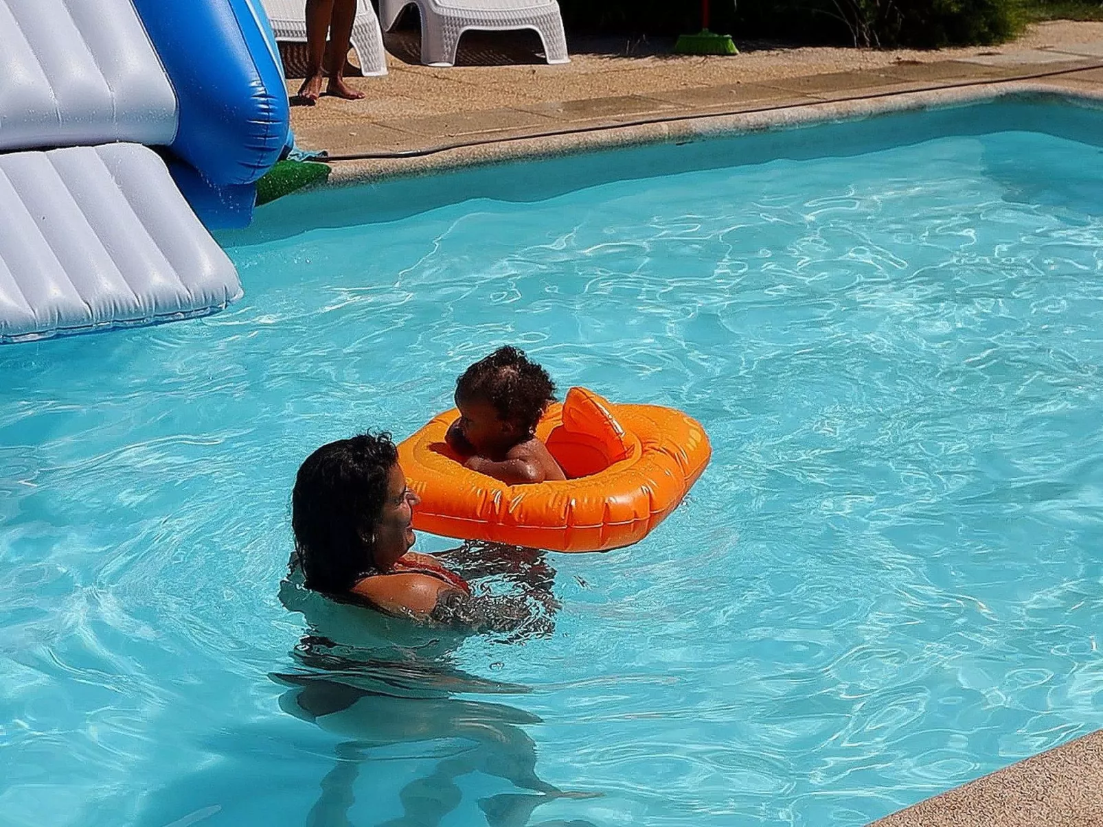 2-Zimmer-Wohnung beheizter Pool - Buiten