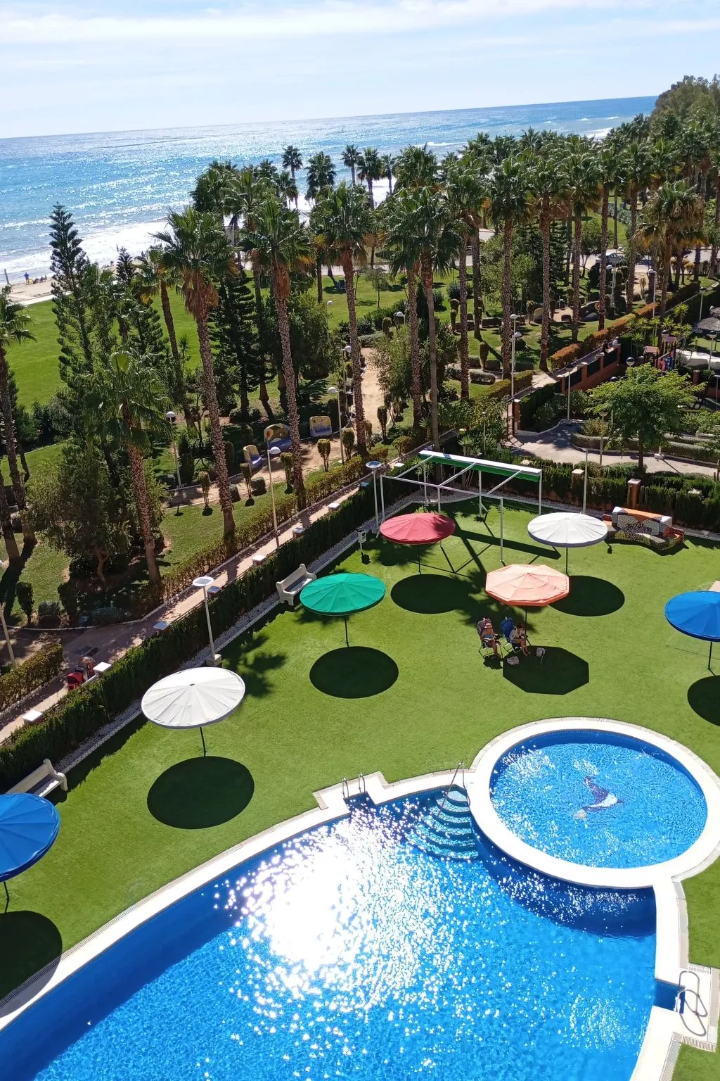 Wohnung Danesp - Frontal al Mar mit Blick auf den Pool - Image-tags.info