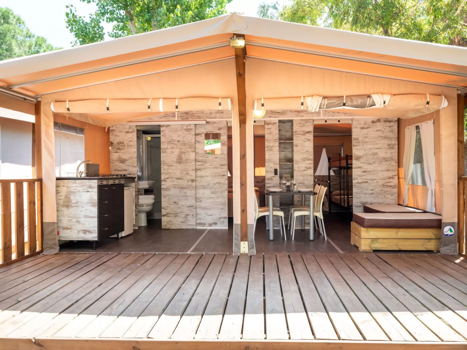 Safari-Lodge-Zelt in Castiglione della Pescaia - Binnen