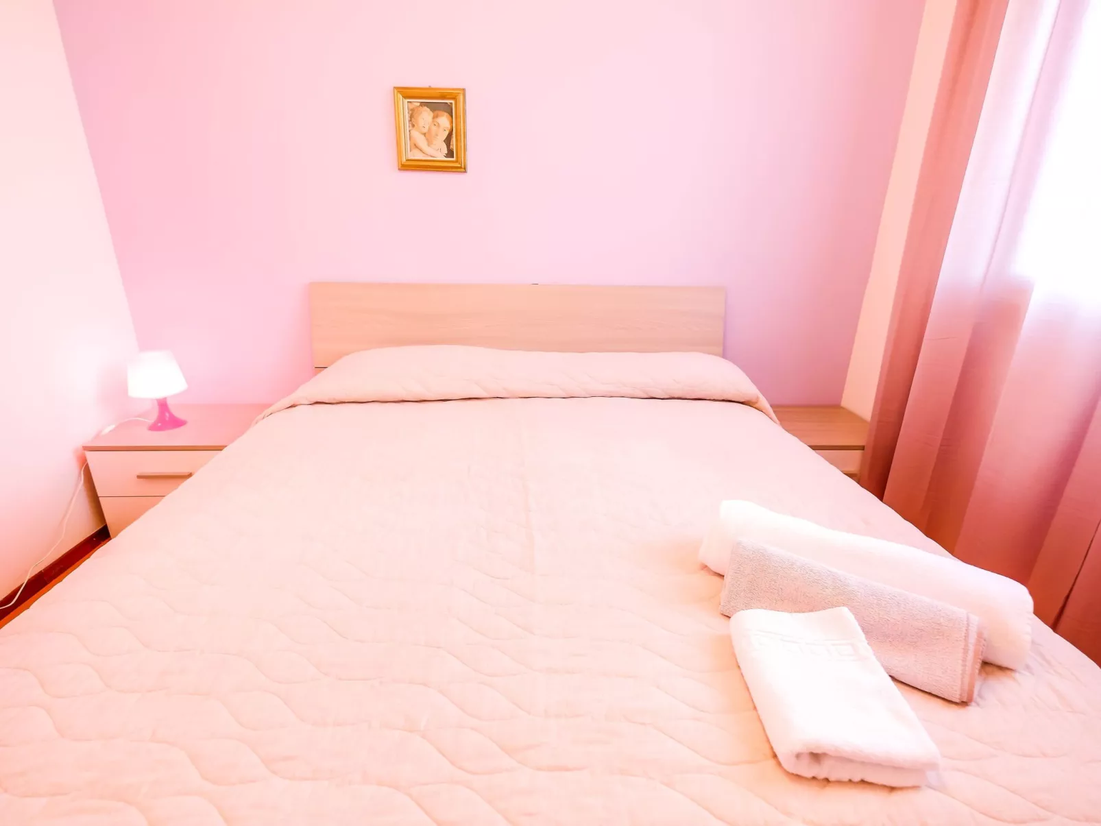 Cottage mit großem Garten, Klima, 6 Gäste - Binnen