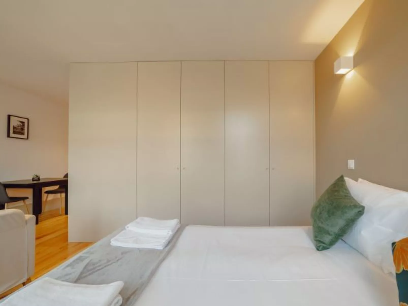 LEGACY OPORTO DESIGN APARTMENT H by VACATIONY - Binnen