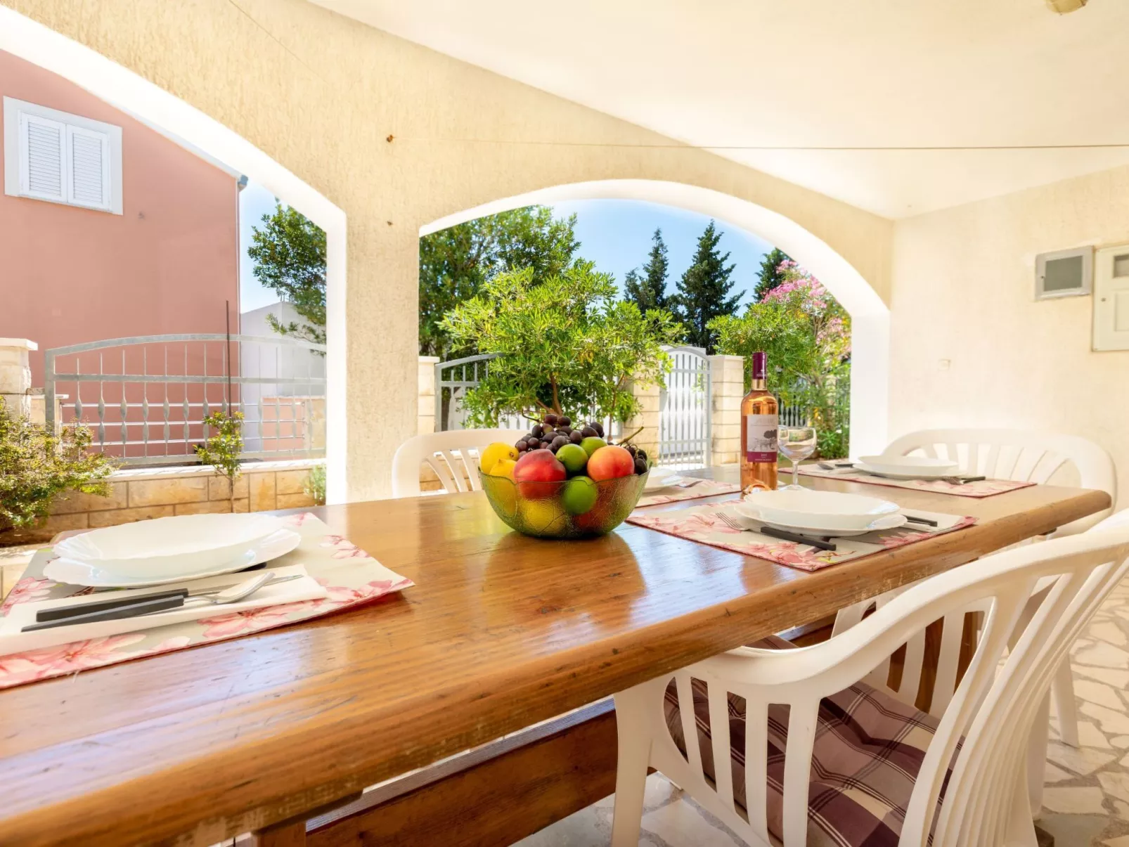 Wohnung "Maya S" mit Terrasse - Buiten