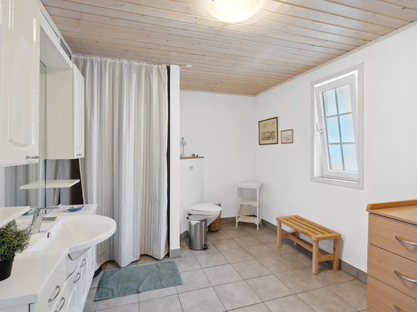 "Thorth" - 1.3km from the sea - Binnen