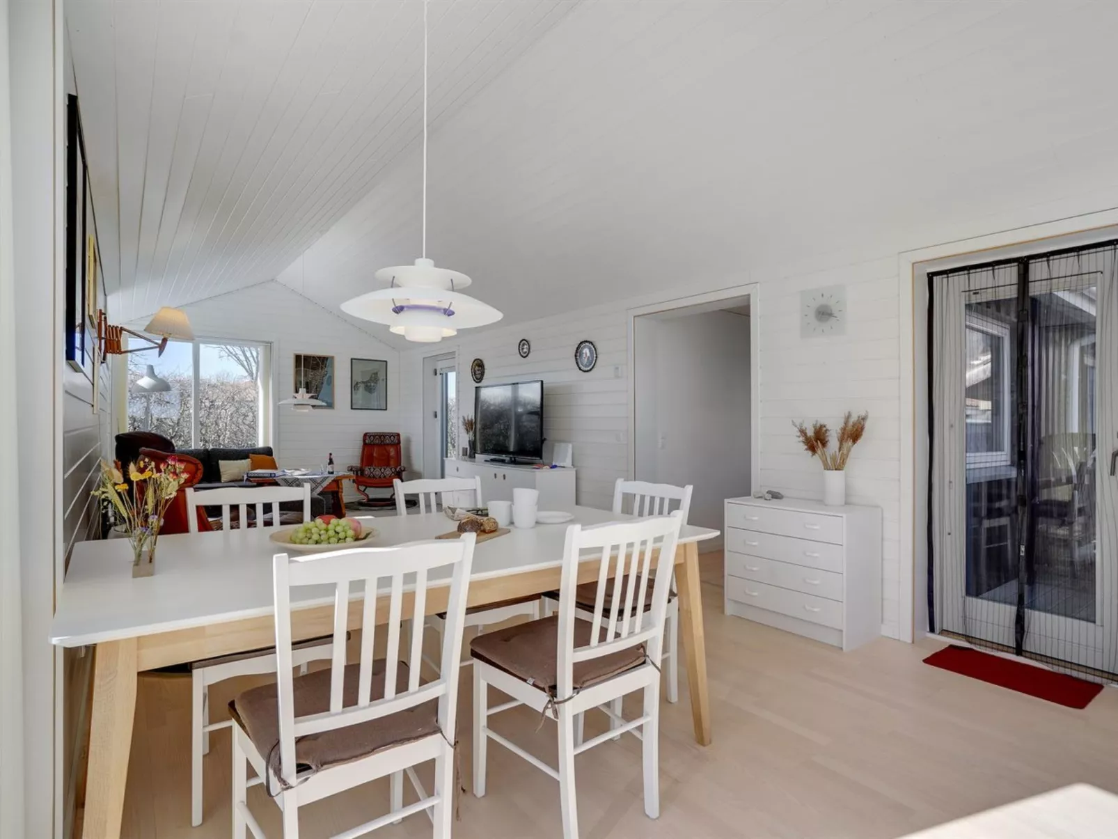 "Fredrikke" - 50m from the sea - Binnen