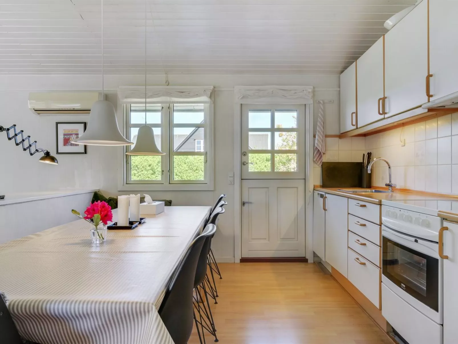 "Tobrjön" - 200m to the fjord - Binnen