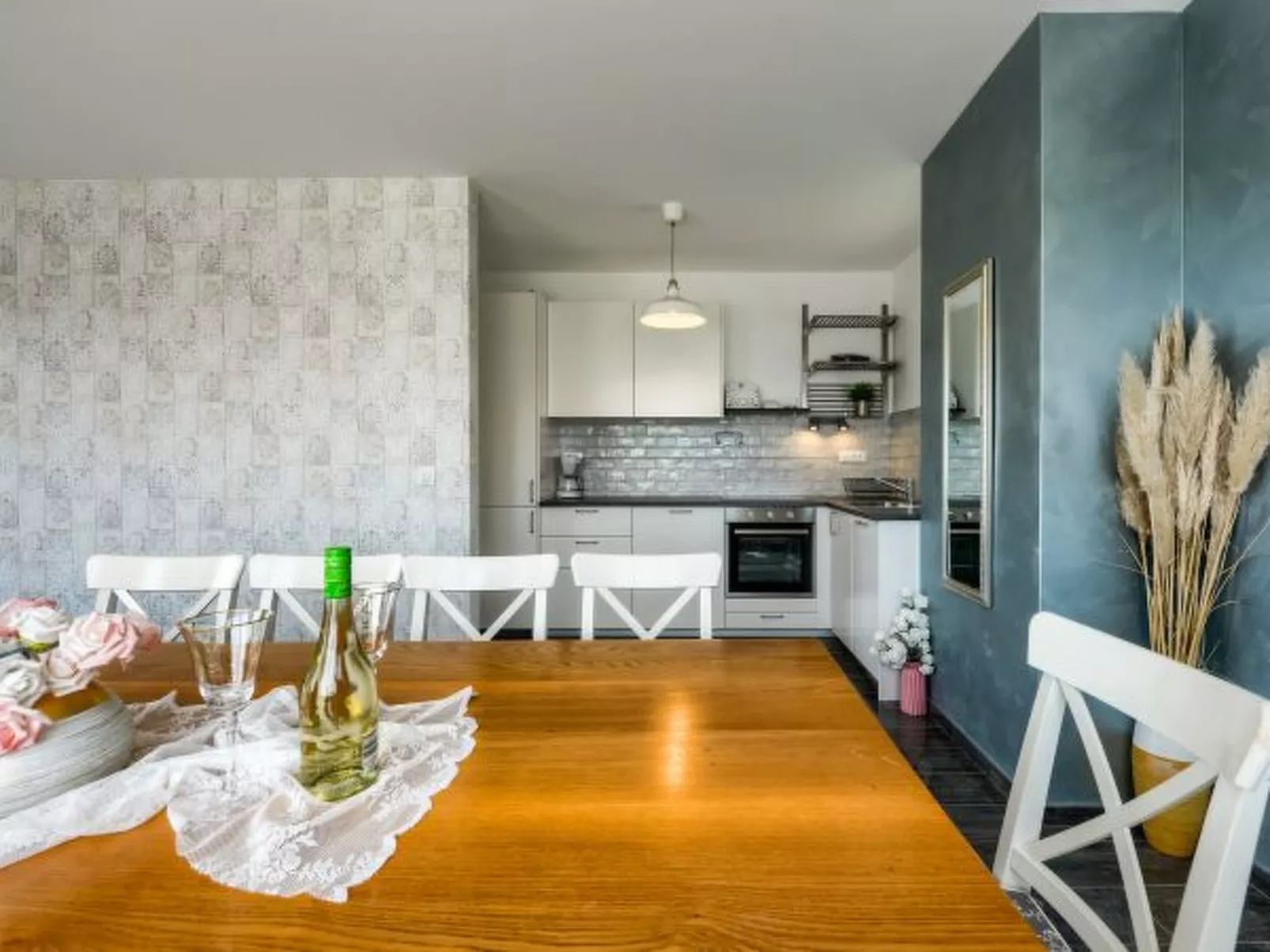 Villa Azzuro with jacuzzi and pool - Image-tags.info