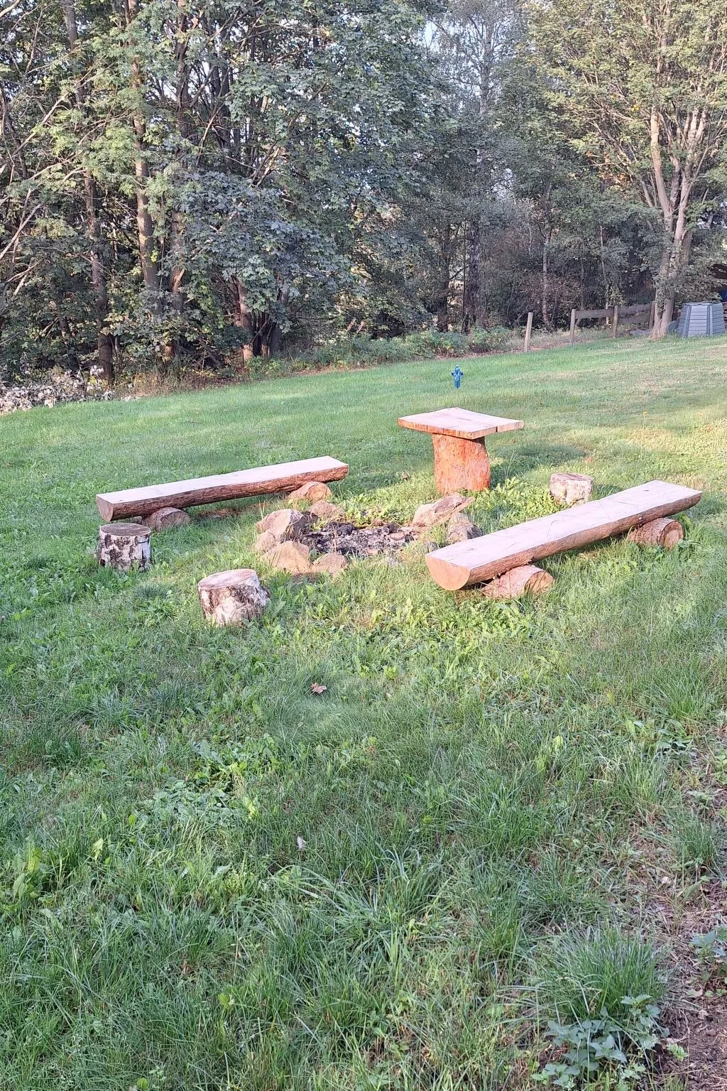 Gästezimmer mit Blick auf die Berge - Buiten