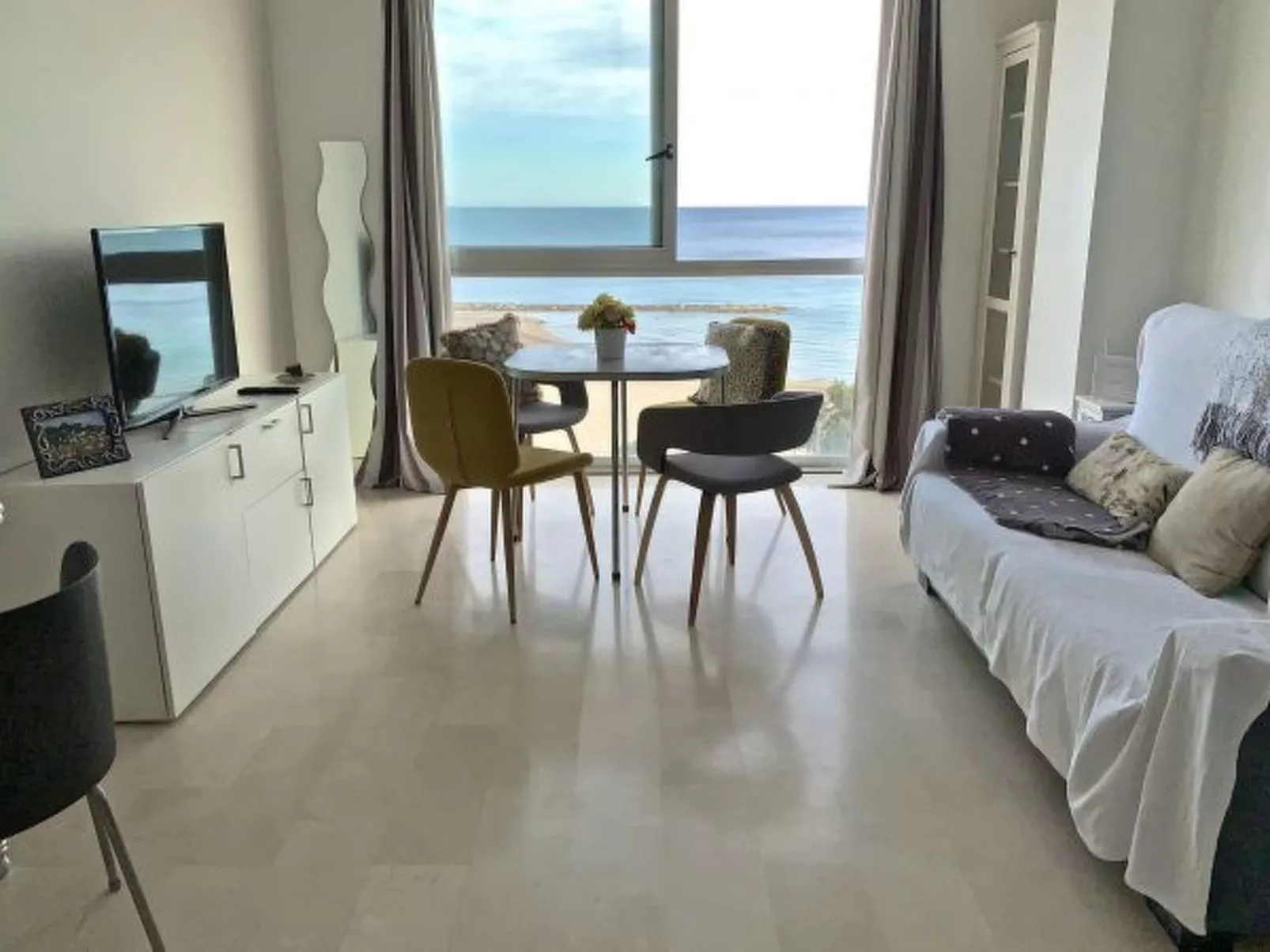 APARTAMENTO PLAYA POSTIGUET - Binnen