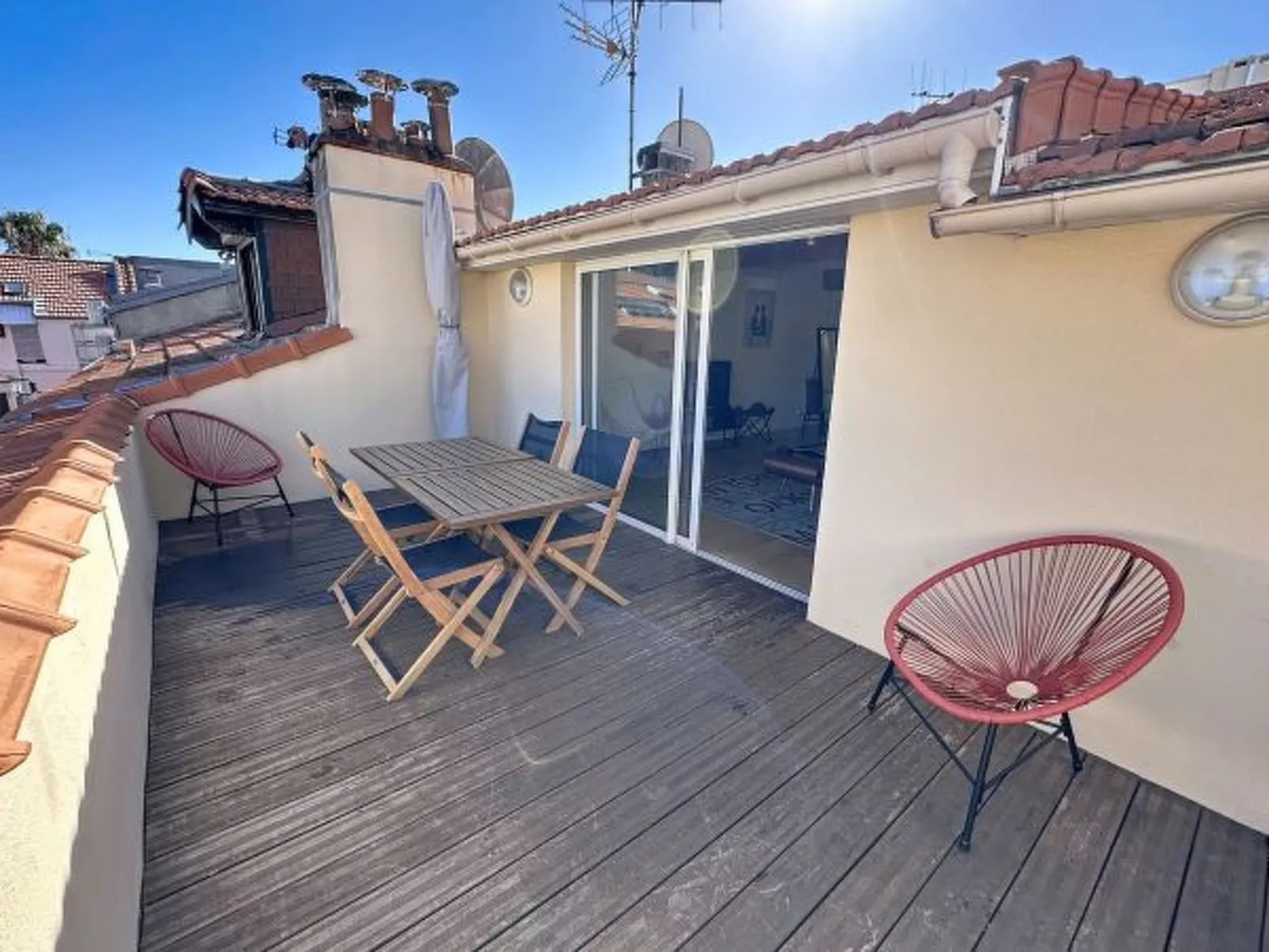 Penthouse 1 bedroom rue d'Antibes 214 - Image-tags.info
