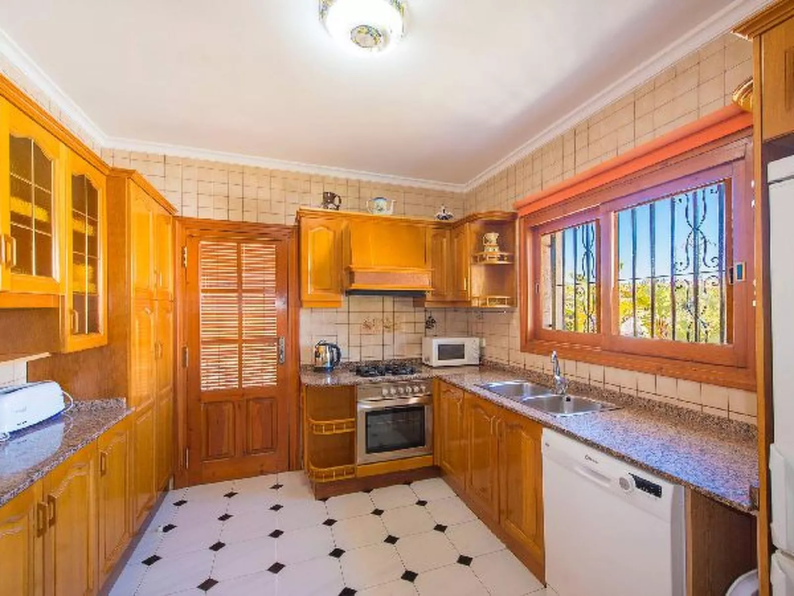 Villa Devis - PlusHolidays - Image-tags.info