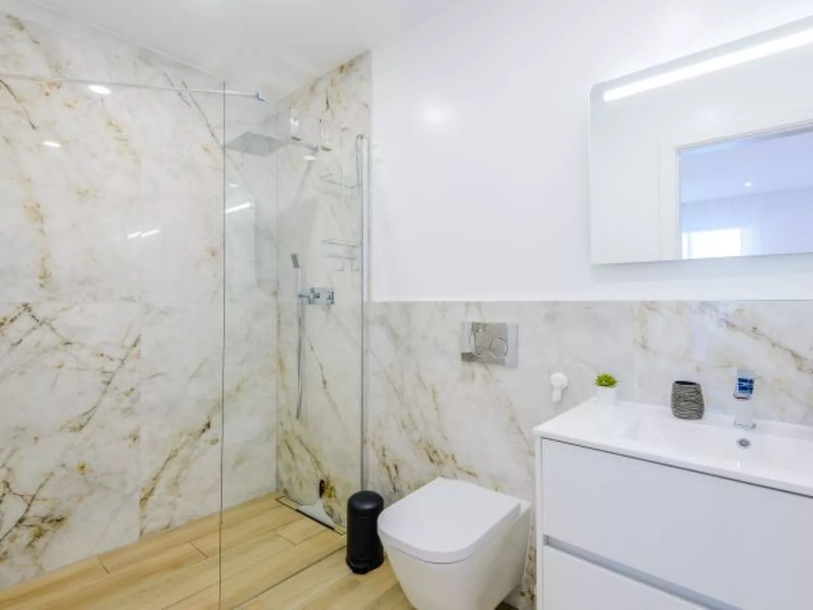 The Little Paradise with Sea Views - Binnen