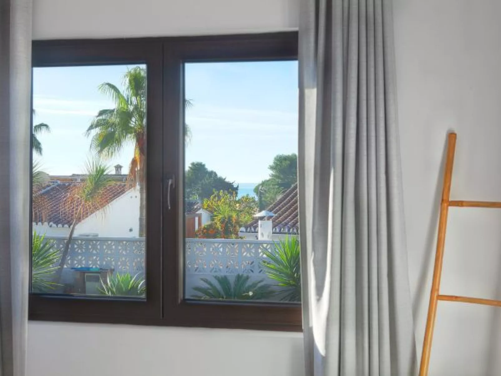 Modern Villa close to Costabella beach - Image-tags.info