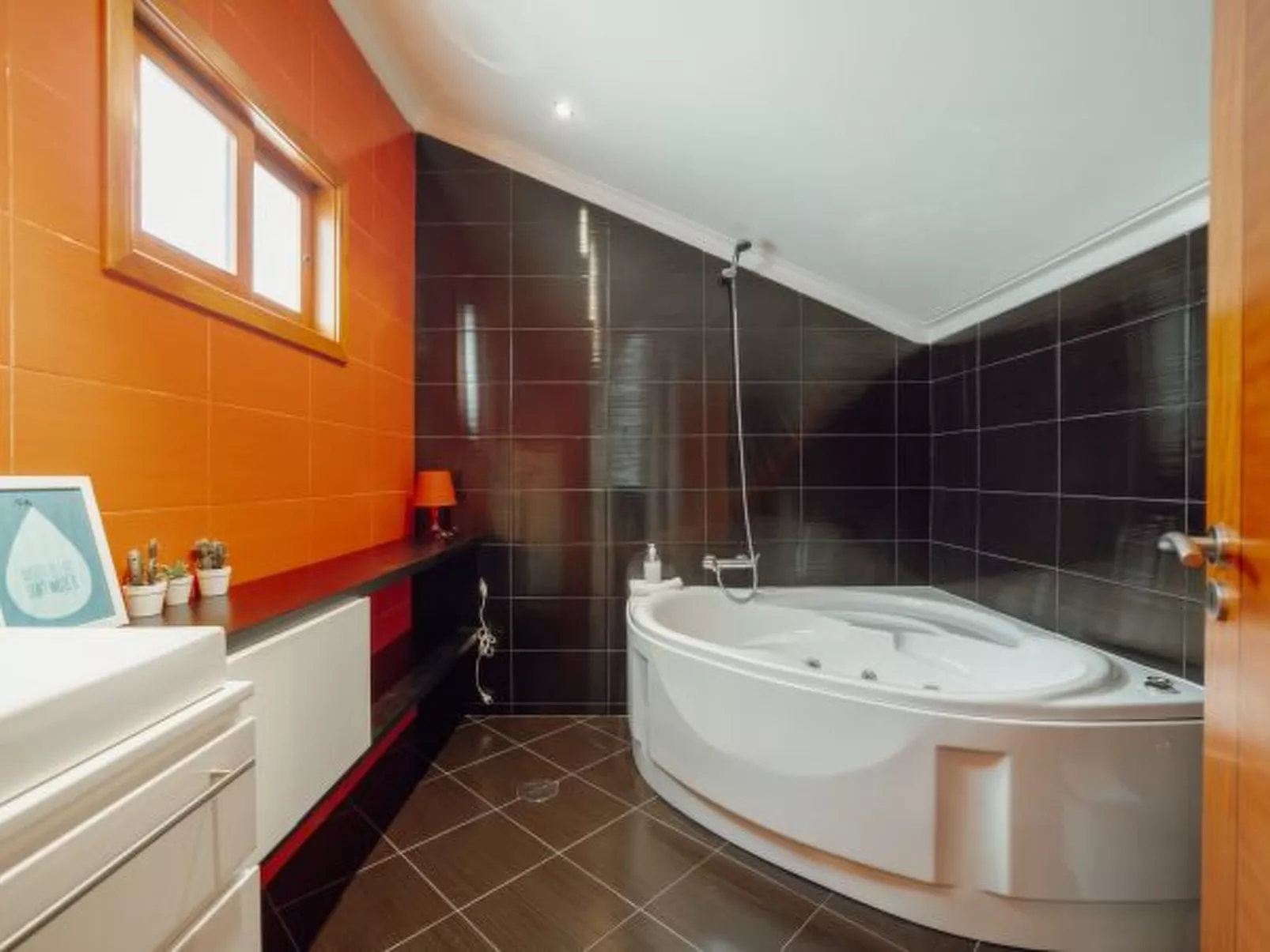 POOL & CINEMA VILLA by VACATIONY - Binnen