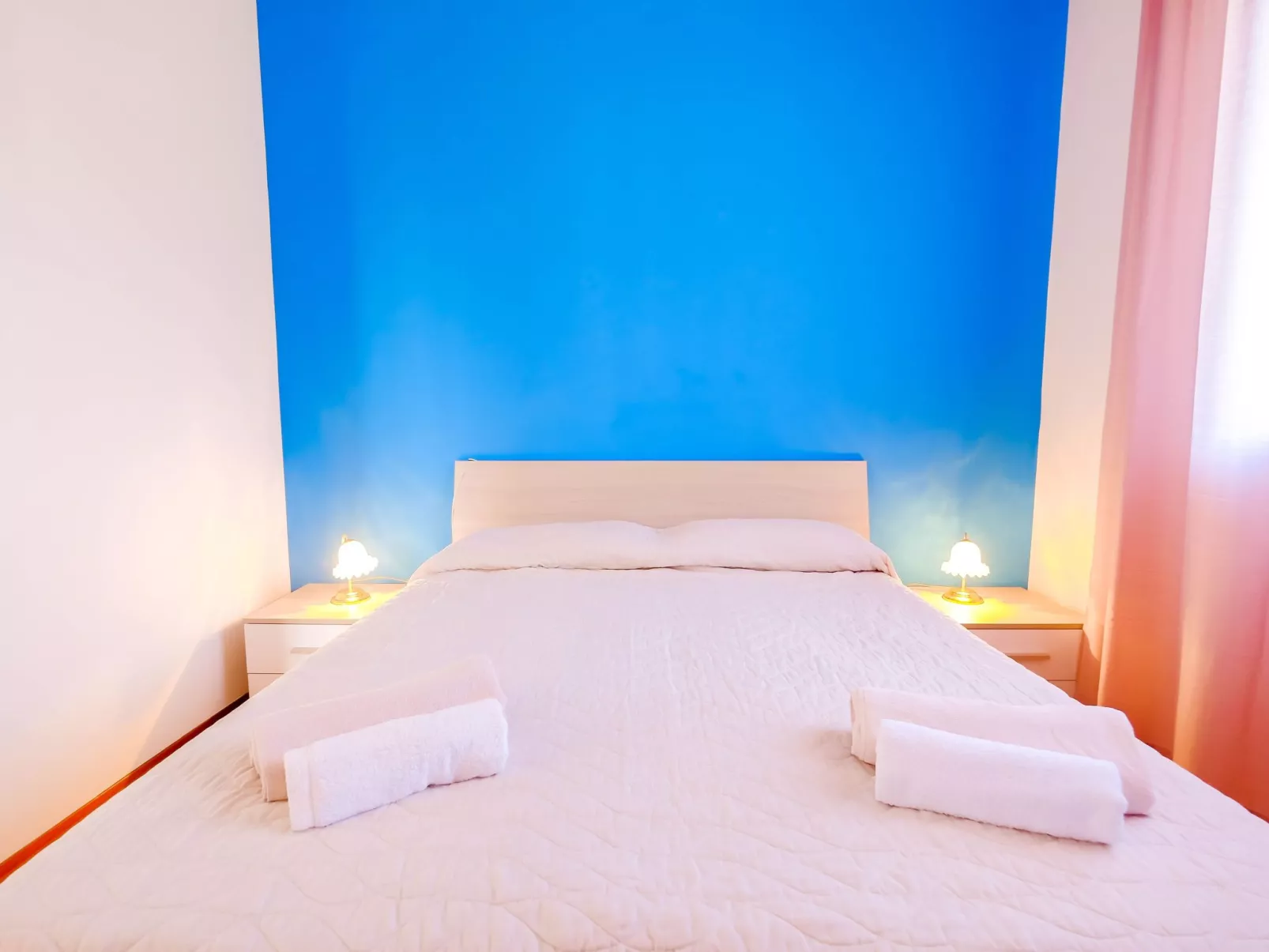 Cottage mit großem Garten, Klima, 6 Gäste - Binnen