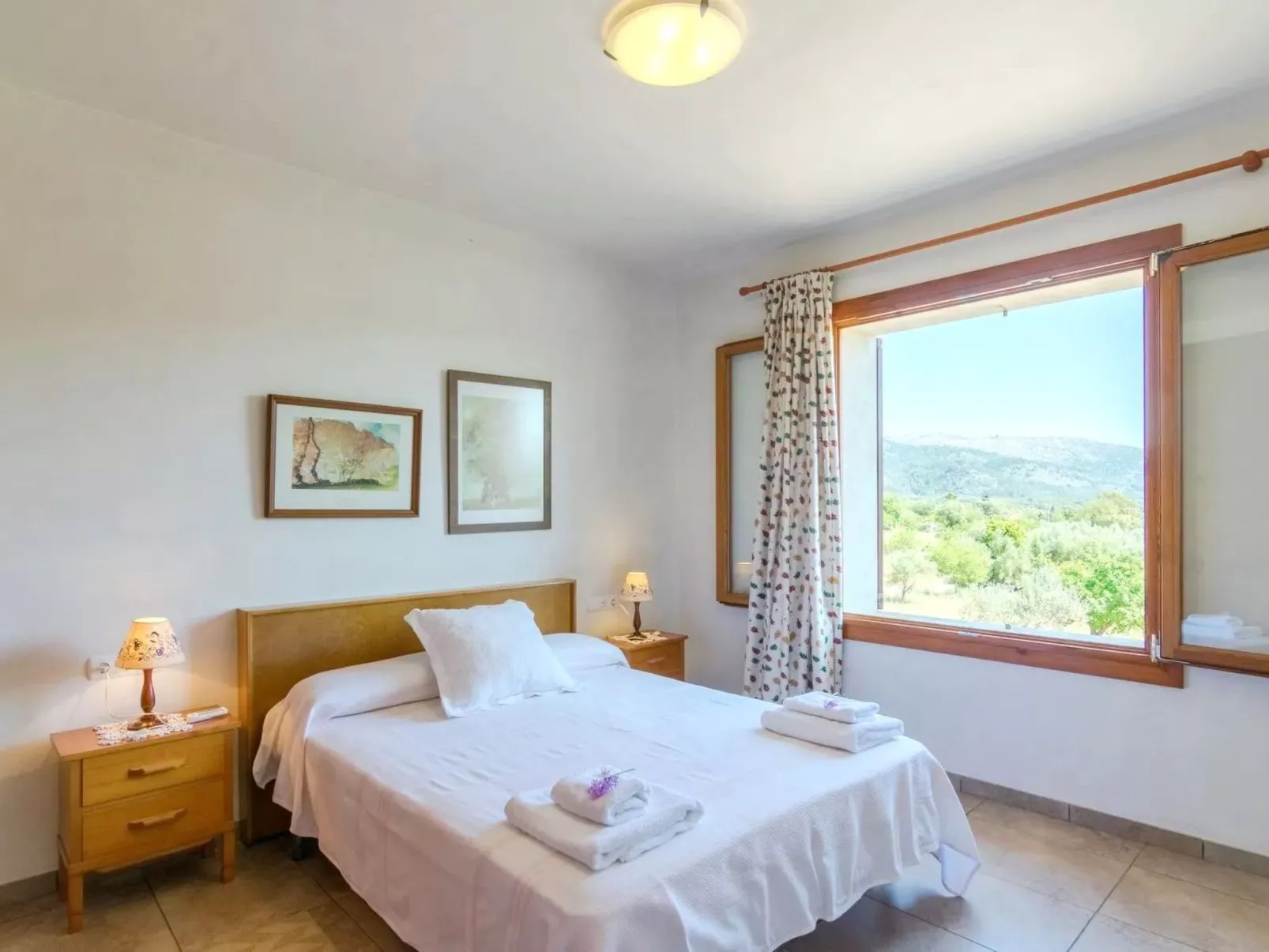 Schönes Landhaus mit Panoramablick auf die Berge - Binnen