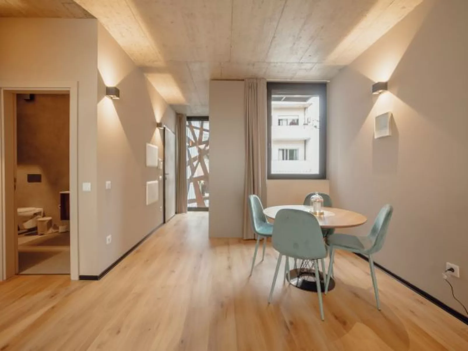 CITY CENTER PREMIUM with GARAGE by VACATIONY - Binnen