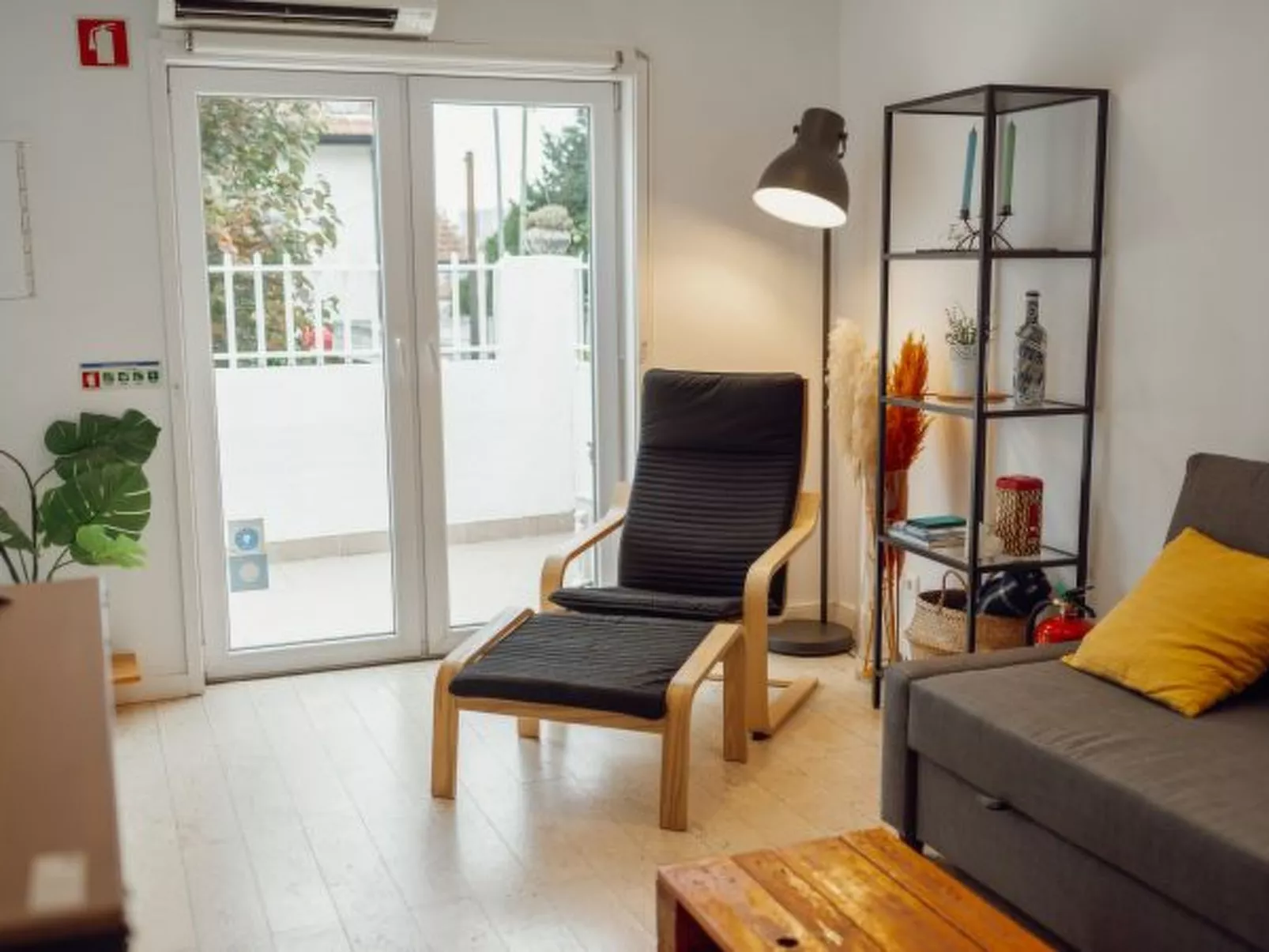 PORTO WINDOW TERRACE HOUSE by VACATIONY - Binnen