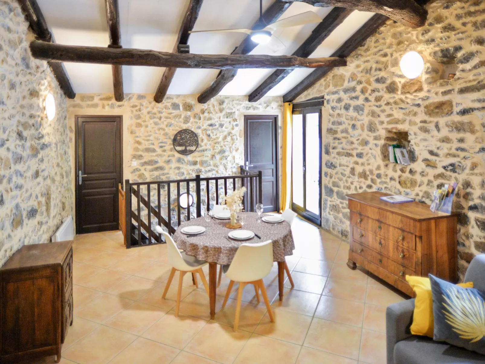 "Gîte La Calade" mit Pool - Image-tags.info