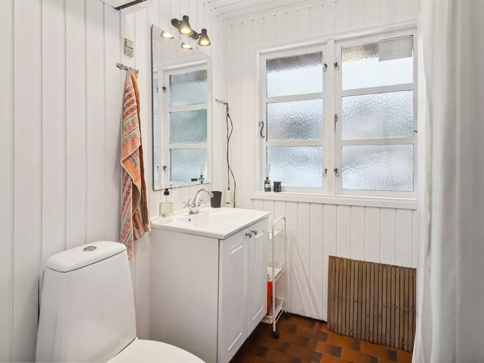 "Hubertina" - 30km from the sea - Binnen