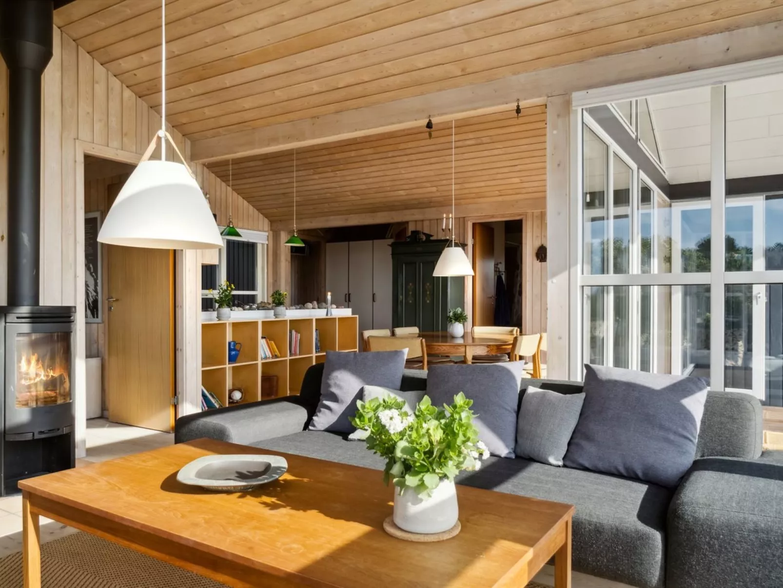 "Iivari" - 70m from the sea - Binnen