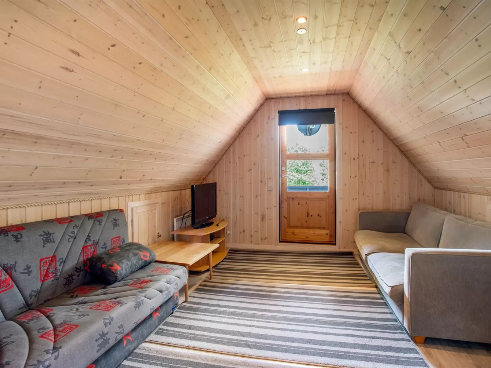 "Hannele" - 10km from the sea - Binnen