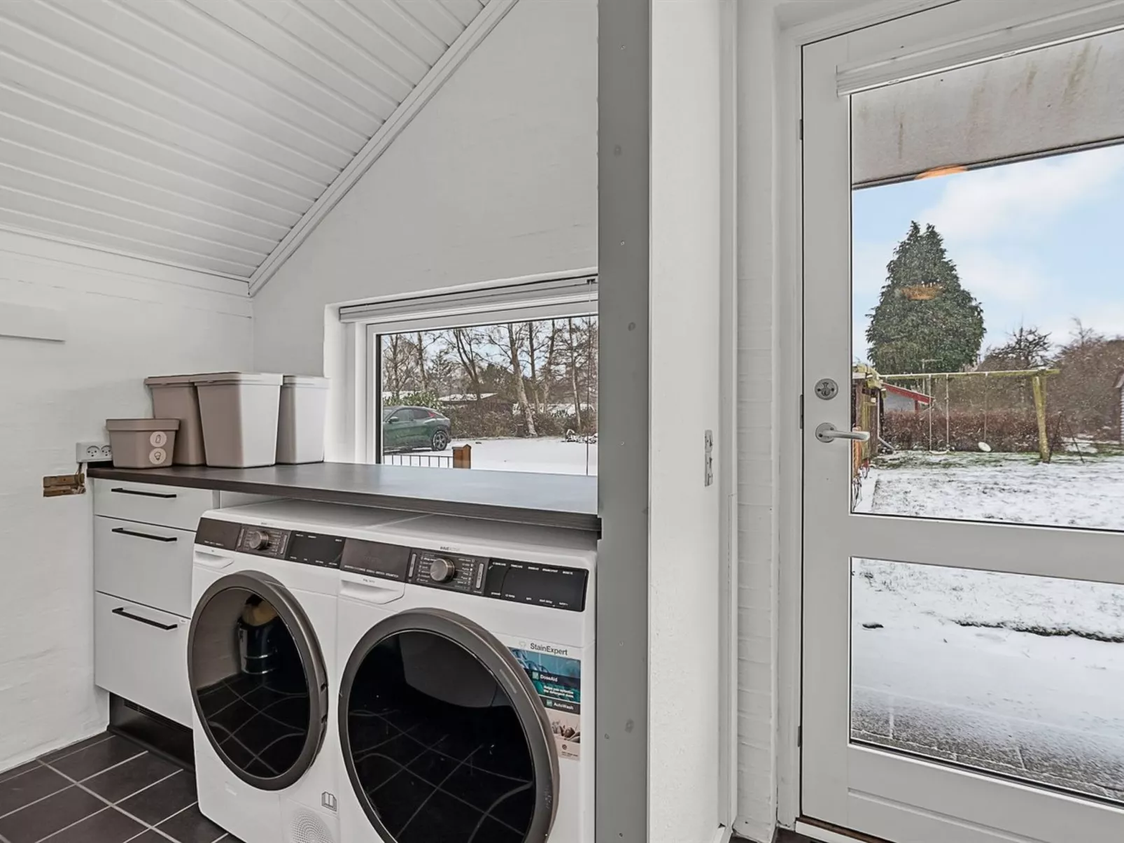 "Hielm" - 490m from the sea - Binnen