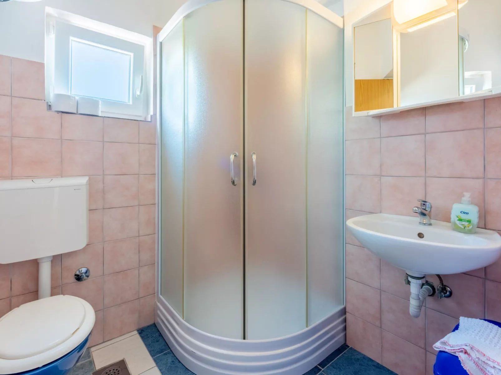 TUSTONJIC SOBA 1 / HR-10793-03 - Binnen