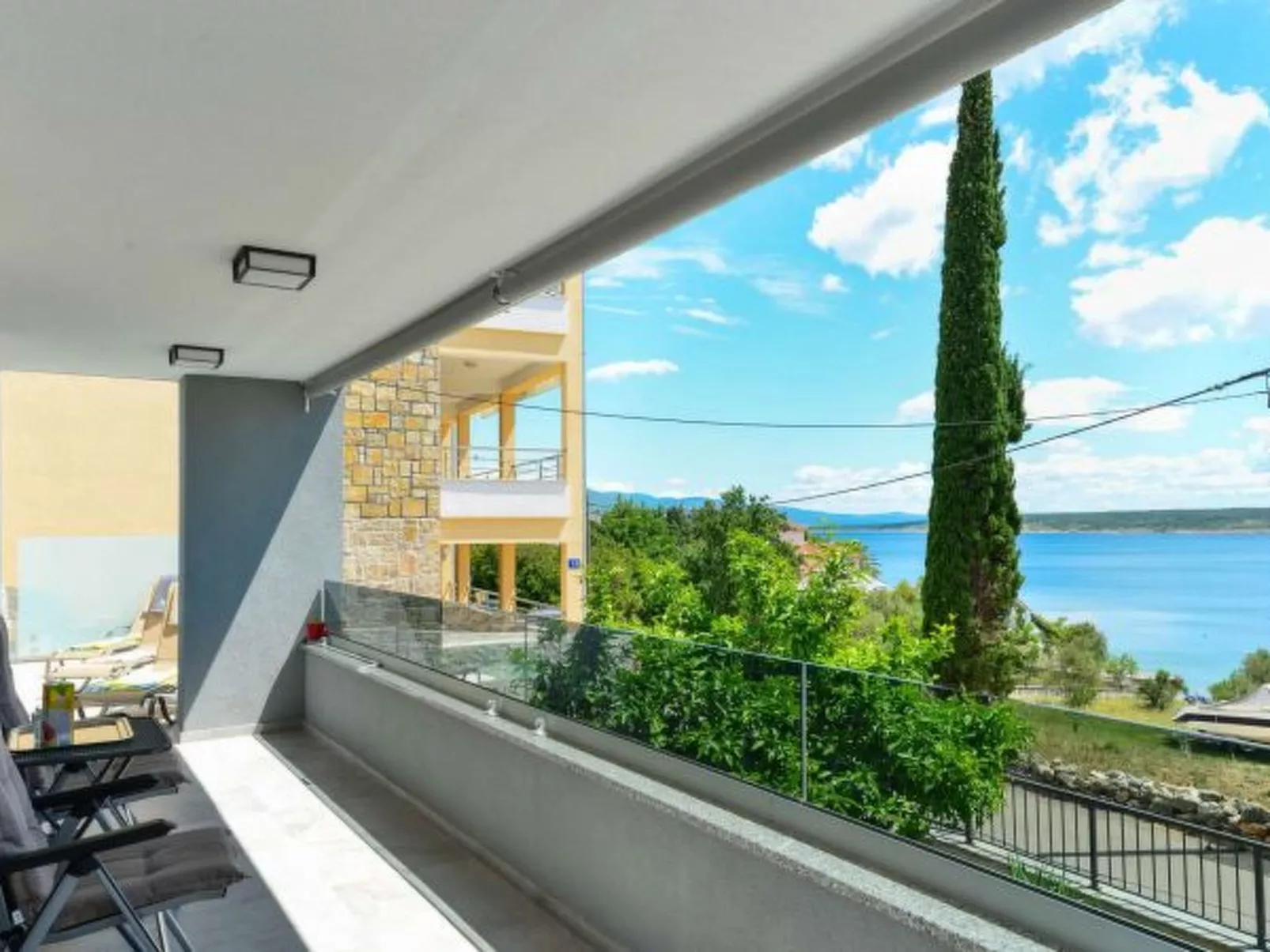 Modern Villa Futura with pool - Buiten