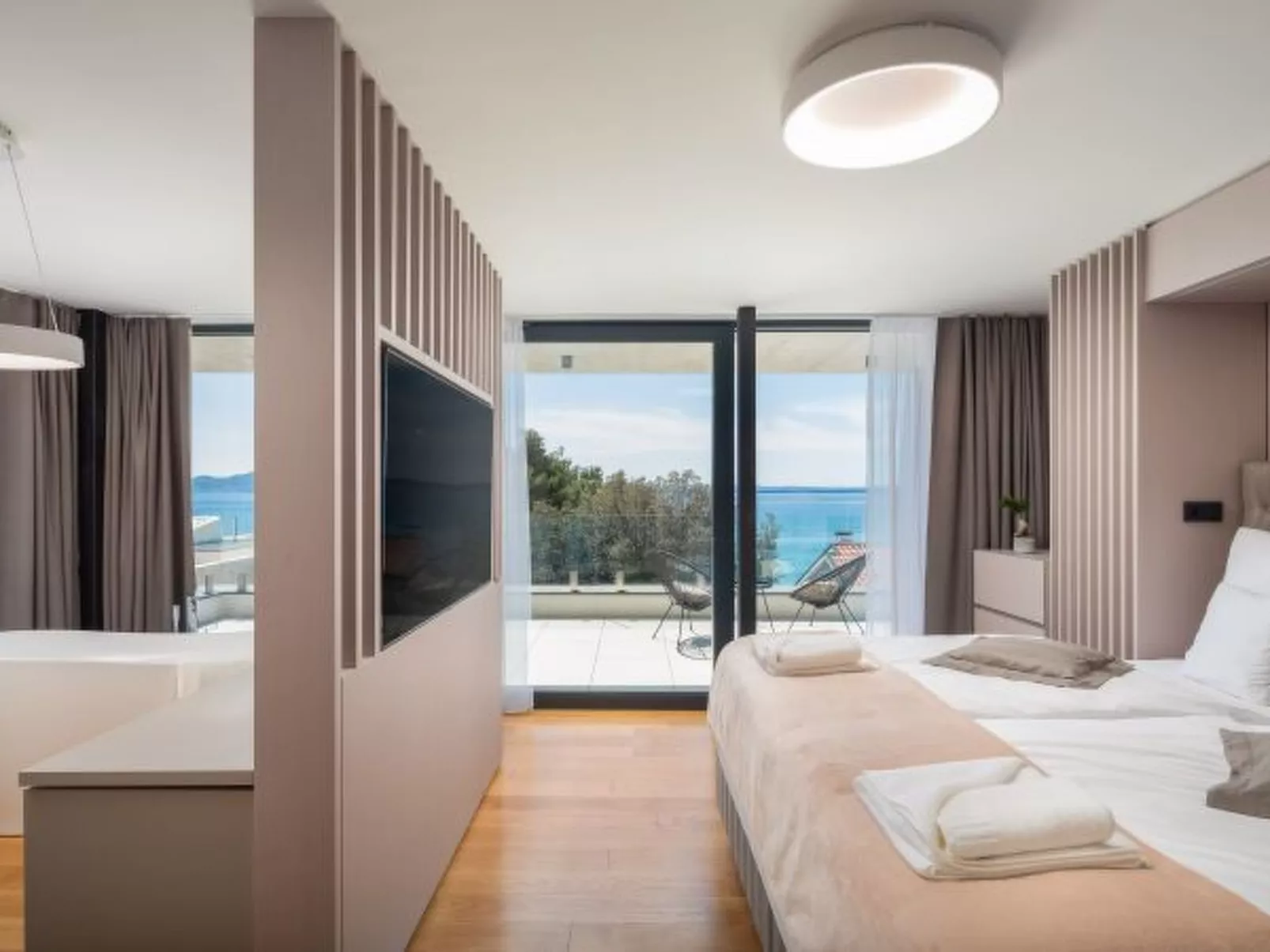 Villa Acacia with heated pool - Image-tags.info