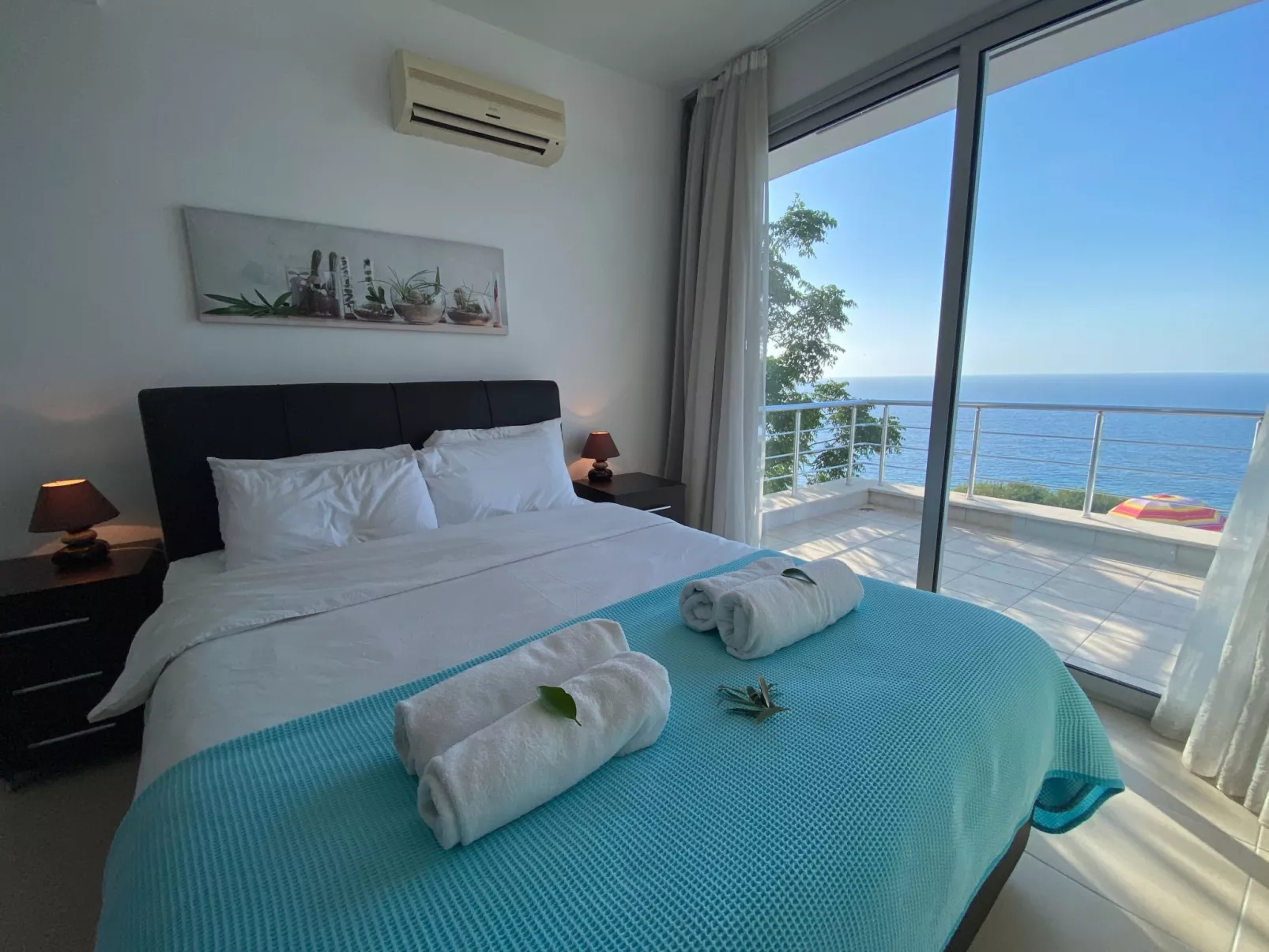 Ferienvilla mit Infinity Pool - Binnen