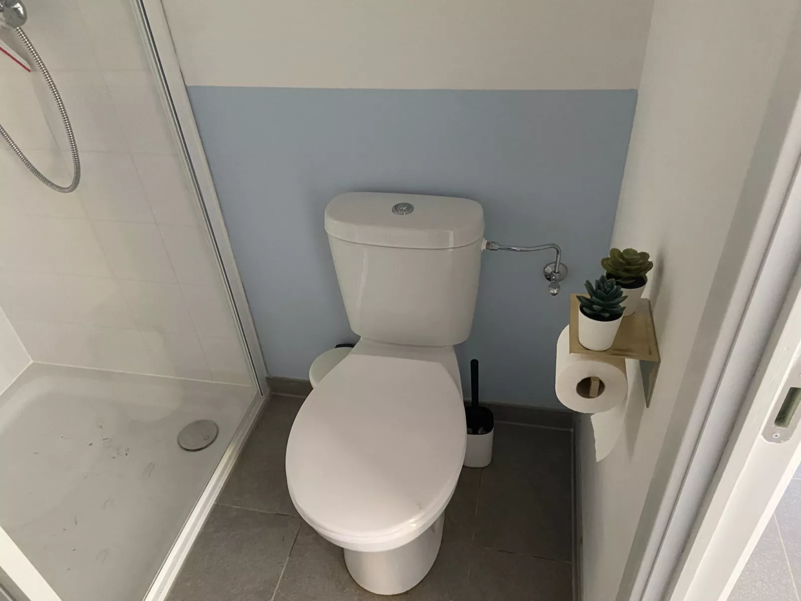 Modernes Chalet für 4 Personen in einem Waldpark - Image-tags.info