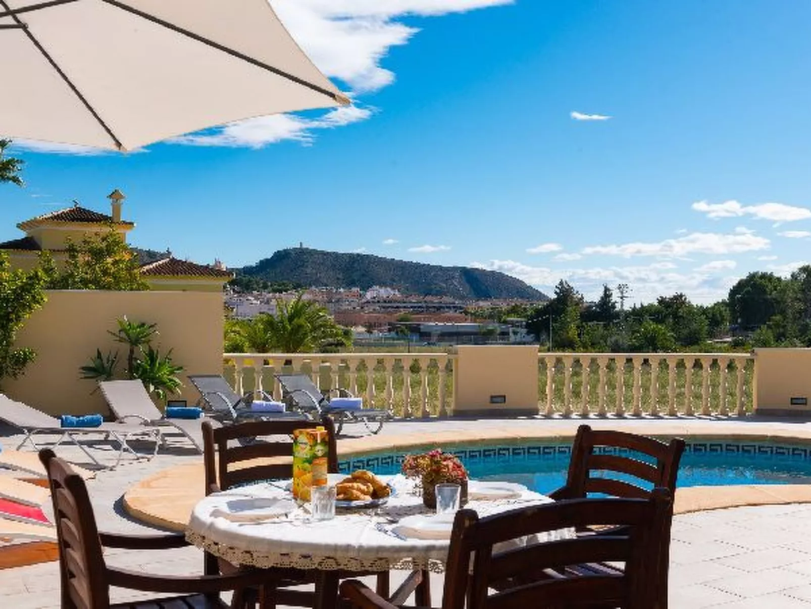 Villa Llobell - PlusHolidays - Image-tags.info