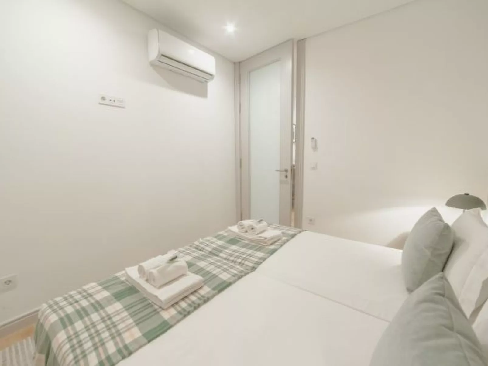 HEART OF PORTO APARTMENT G by VACATIONY - Binnen