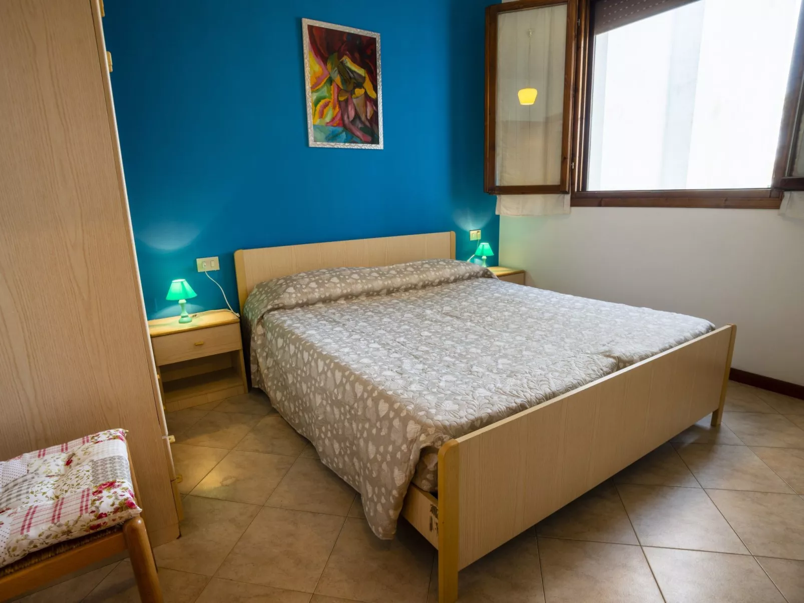 Eckhaus in Lido Di Volano, großer Innenhof, Grillplatz - Image-tags.info