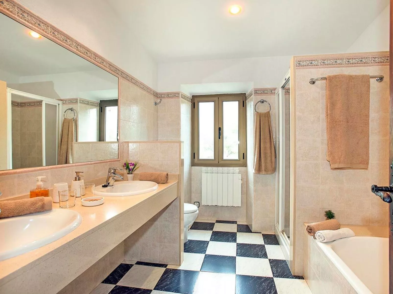 Impresionate Villa para 12 , Cala San Vicente - Binnen