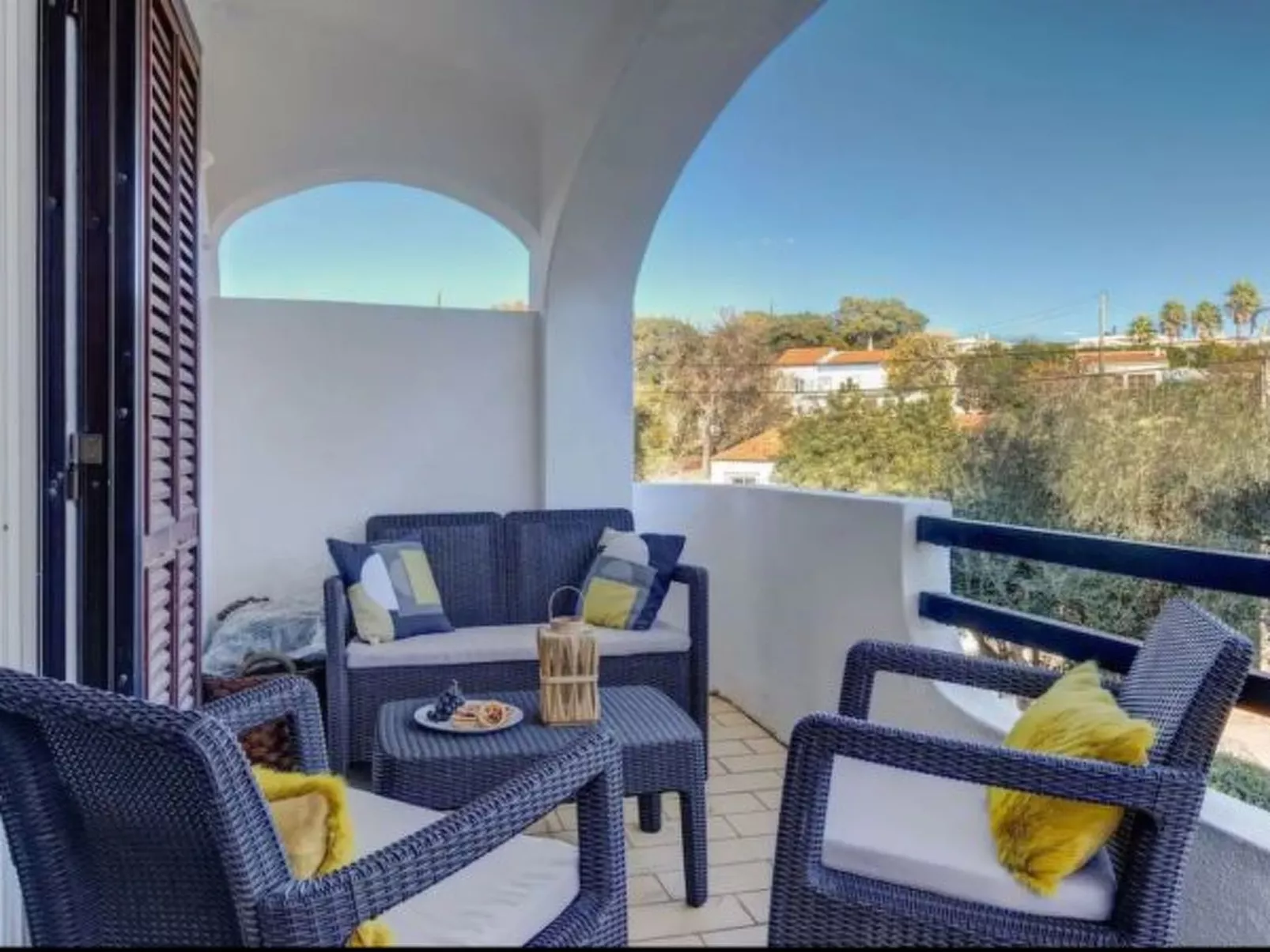 CARVOEIRO POOL HOUSE by VACATIONY - Binnen